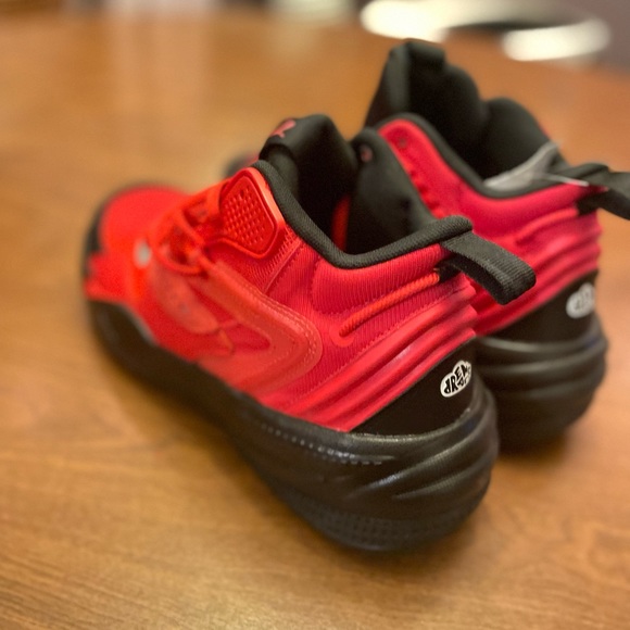 Jcole signature basketball shoes Puma dreamer 2 RSD size men’s 8. Red and black. - Picture 3 of 4